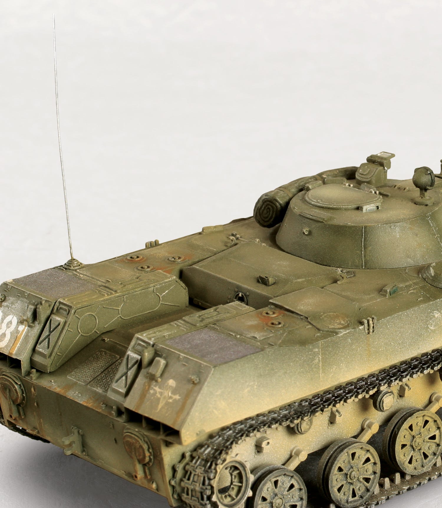 Zvezda 1:35 Soviet Airborne Fighting Vehicle BMD-1 - Z3559