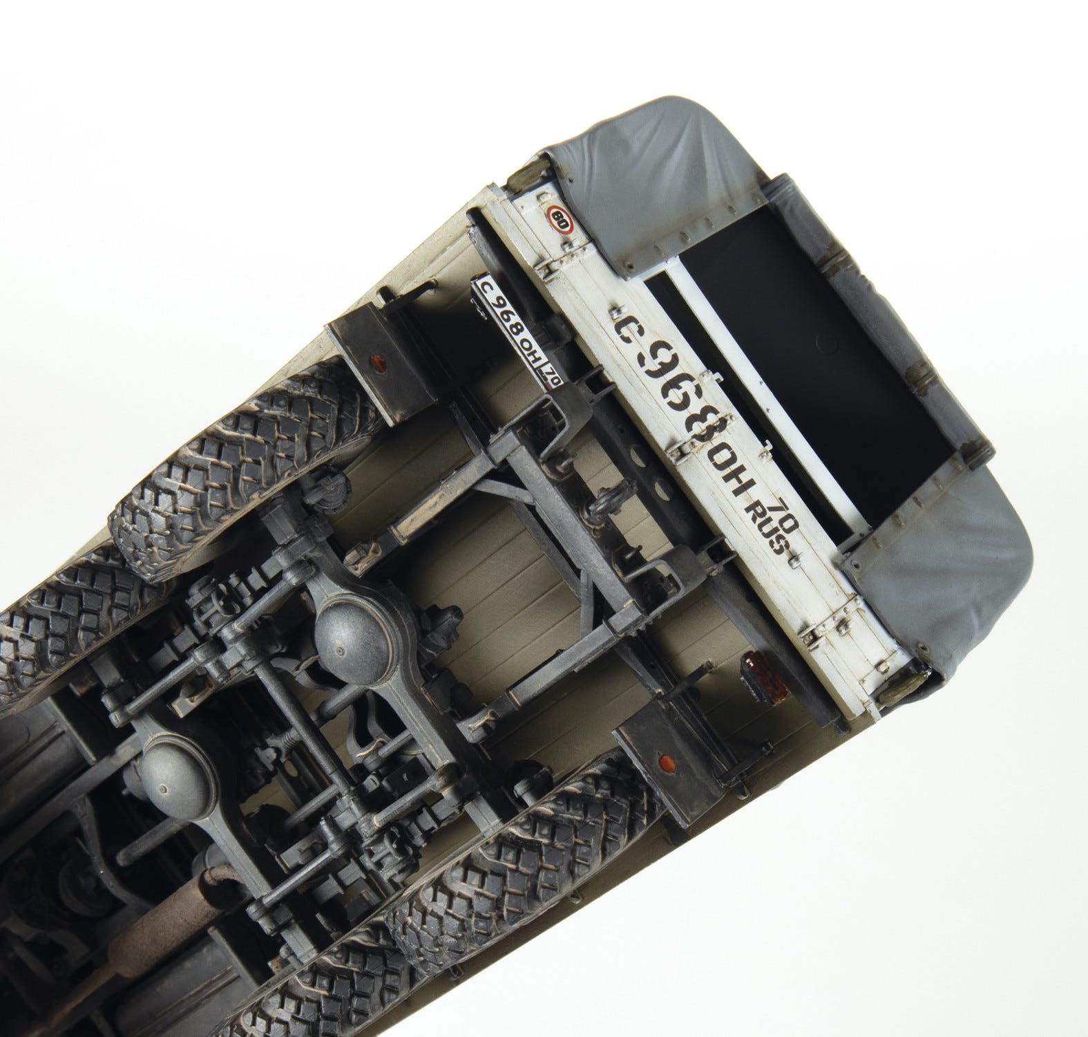 Zvezda 1:35 Russian Army Truck ZiL-131 - Z3706