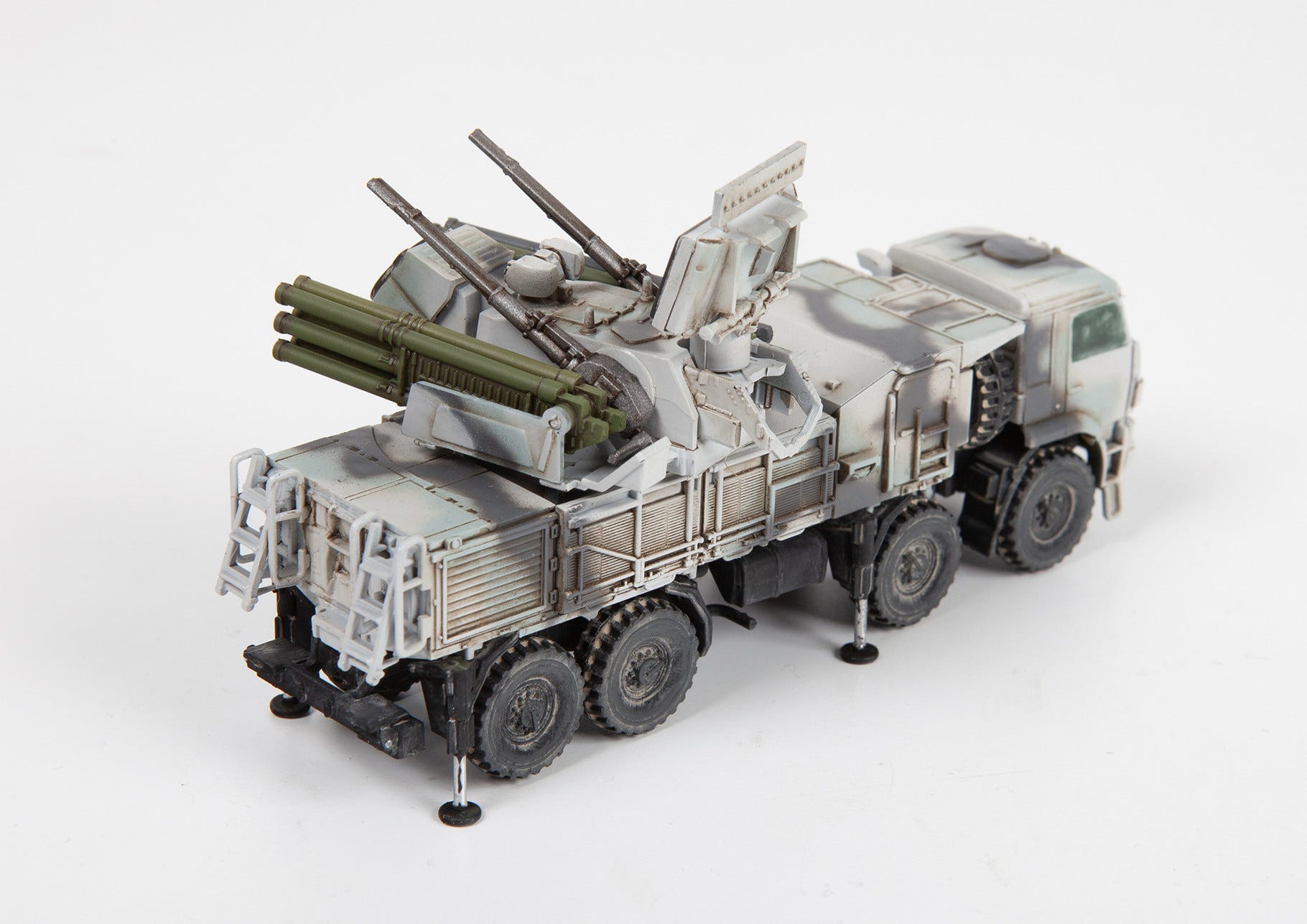 Zvezda 1:100 Russian Self-Propelled Anti-Aircraft System “SA-22 Greyhound” - Z7441