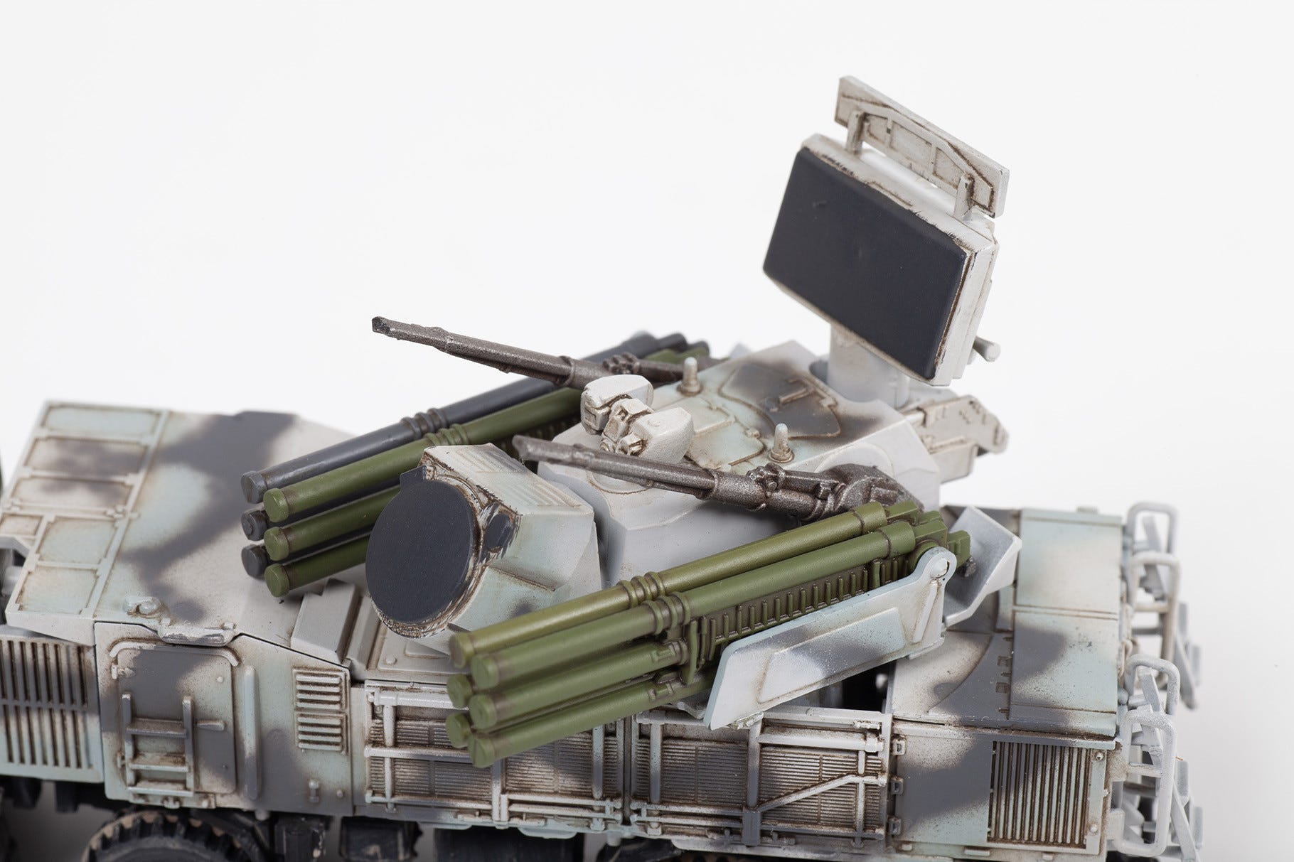 Zvezda 1:100 Russian Self-Propelled Anti-Aircraft System “SA-22 Greyhound” - Z7441