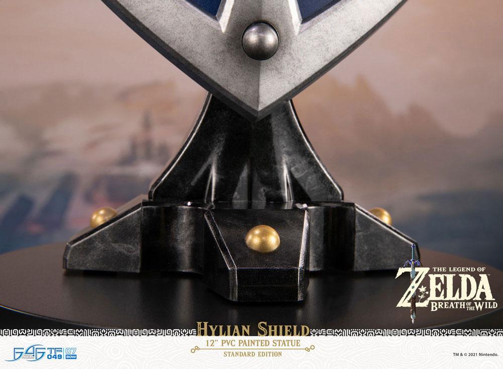 Zelda Breath of the Wild Statue Hylian Shield Standard Edition 29cm - Loaded Dice