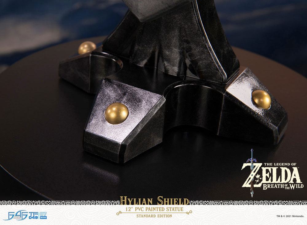 Zelda Breath of the Wild Statue Hylian Shield Standard Edition 29cm - Loaded Dice