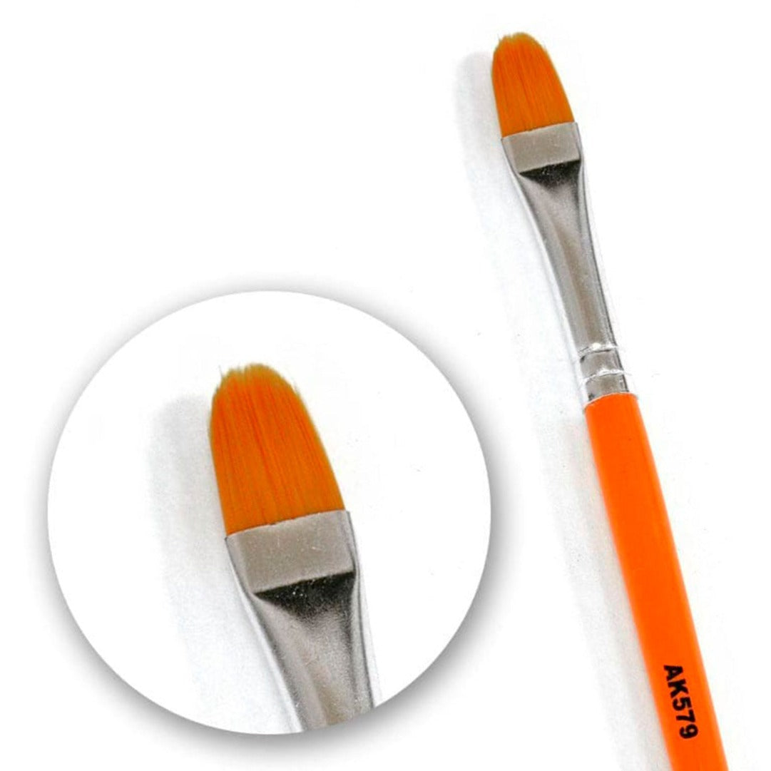 AK Interactive Weathering brush rounded - Loaded Dice