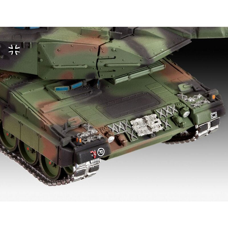 Revell Leopard 2 A6/A6M (1:72) - Loaded Dice
