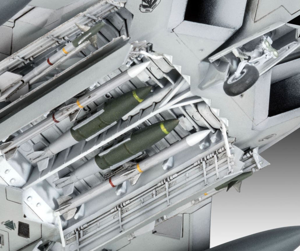 Revell Lockheed Martin F-22A Raptor (1:72) - Loaded Dice