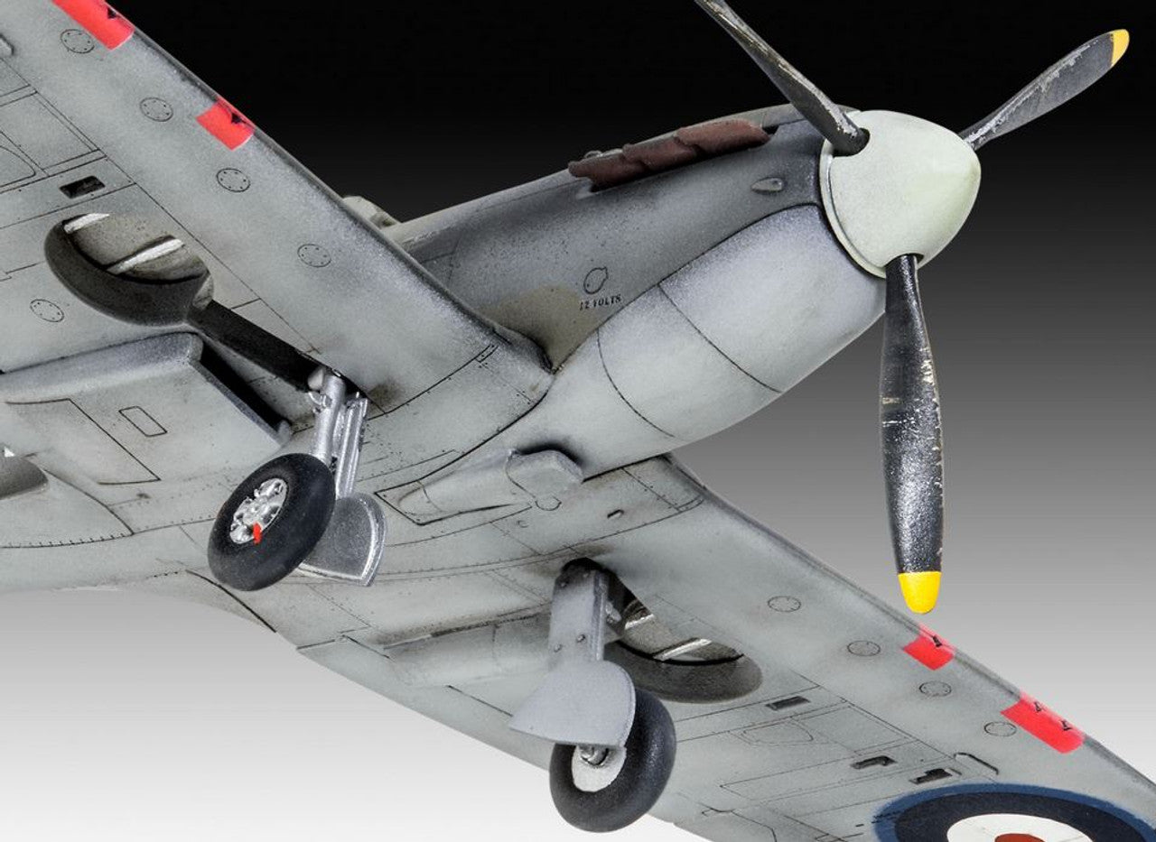 Revell Spitfire Mk.IIa (1:72) - Loaded Dice